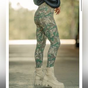 Tribe Kelley mossy oak ribbed legging